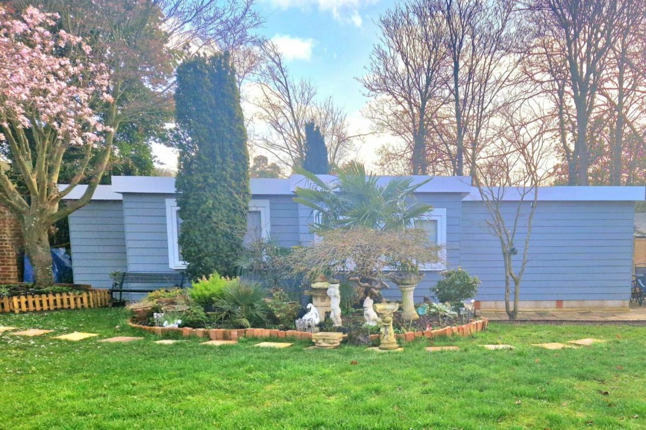 1 Bed Cottage-Museum View-Garden-Free Parking Вейбридж Экстерьер фото